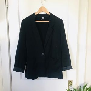 Black boxy H&M blazer
